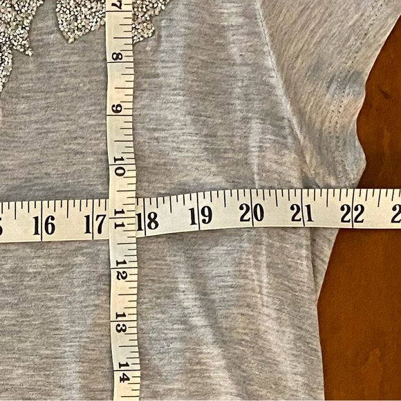 NWOT H&M Sparkly Tee XL - Picture 5 of 5